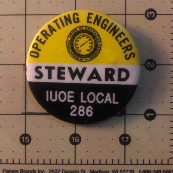 Vintage union pinback. - Picture 3 of 3